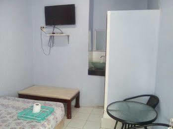 Gumleaves Hotel And Restaurant Olongapo Esterno foto