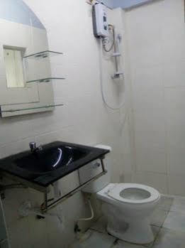 Gumleaves Hotel And Restaurant Olongapo Esterno foto