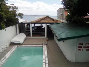 Gumleaves Hotel And Restaurant Olongapo Esterno foto